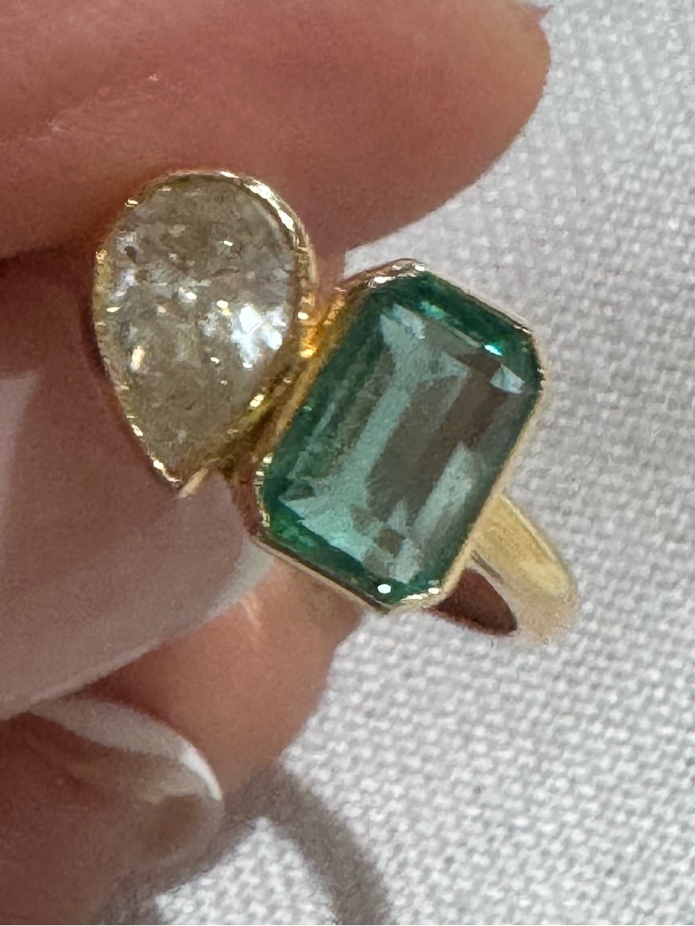 Certified 14K 0.80 CT Natural Emerald & 0.57 CT Pear Diamond Toi et Moi Ring 6.5